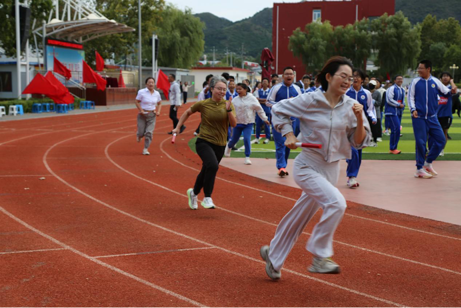 北京市密云区河南寨中学2026年秋季运动会暨第四届体育节举行 北京市密云区河南寨中学2026年秋季运动会暨第四届体育节举行